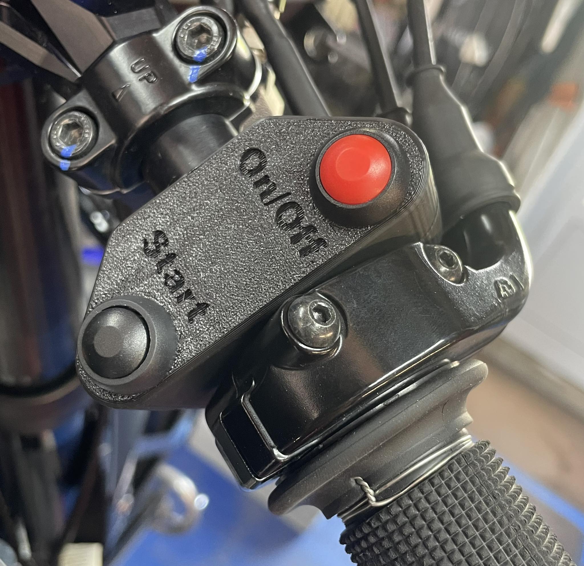 Commodo droit Racing Yamaha R7 2022+