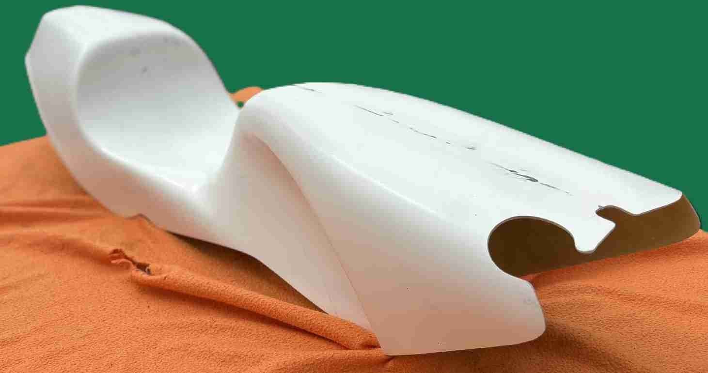 Coque de selle adaptable pour cyclo de course