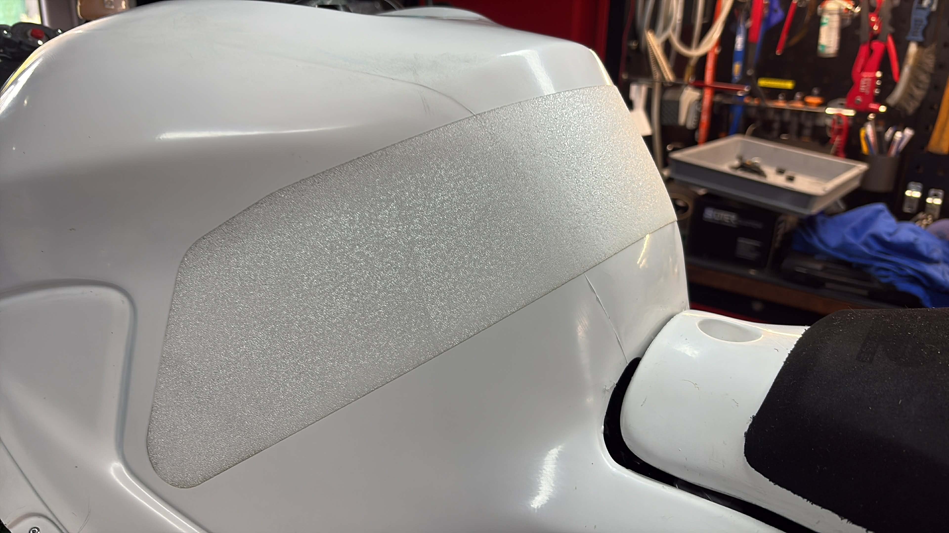 Grip de réservoir sur mesure