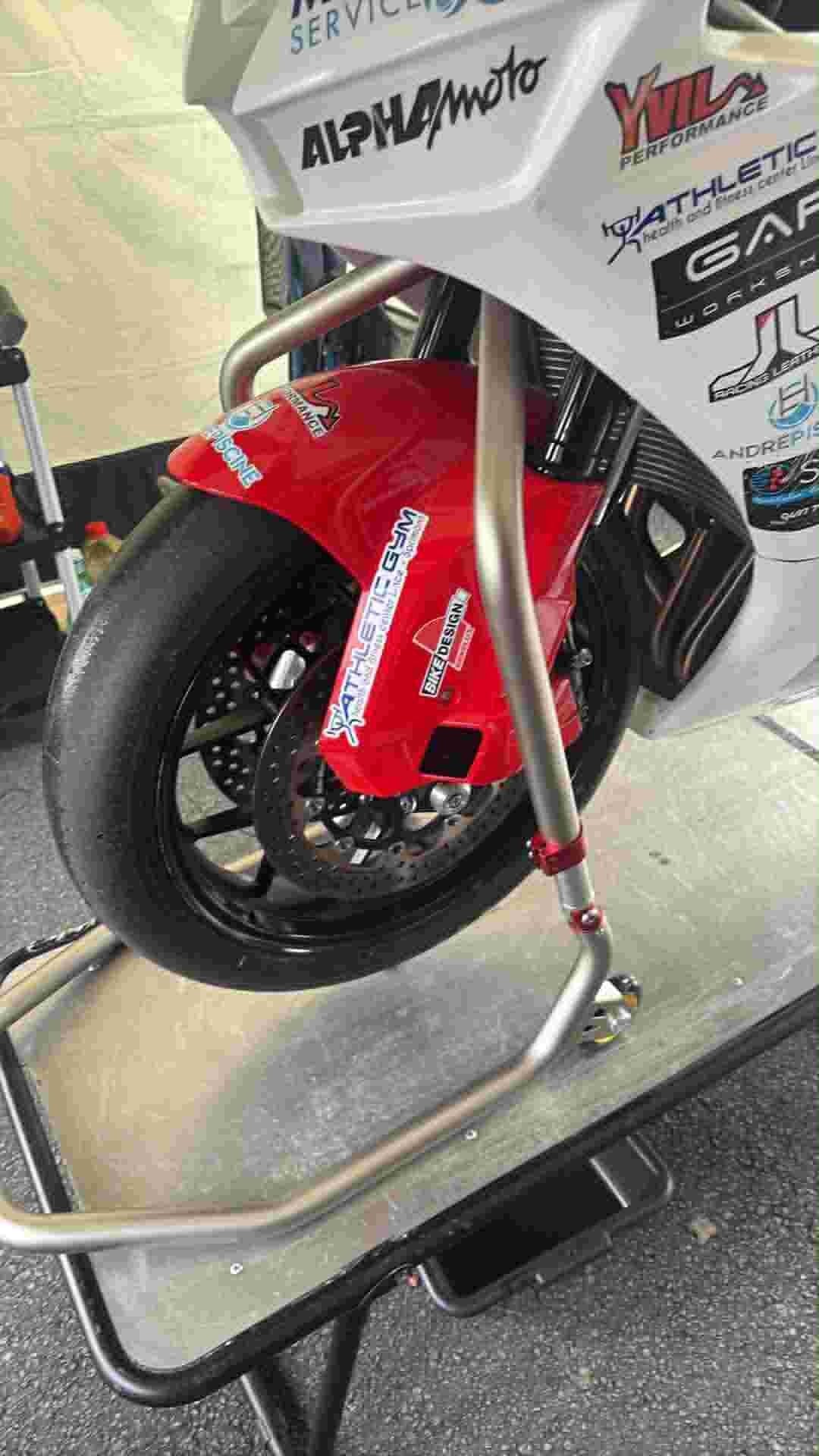 Supports d'adaptation de garde-boue BMW S1000RR sur CBR600RR