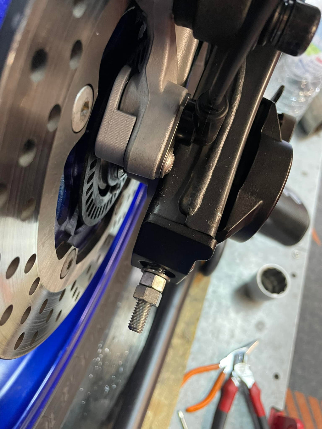 Protection capteur arrière ABS Yamaha R7 2022+